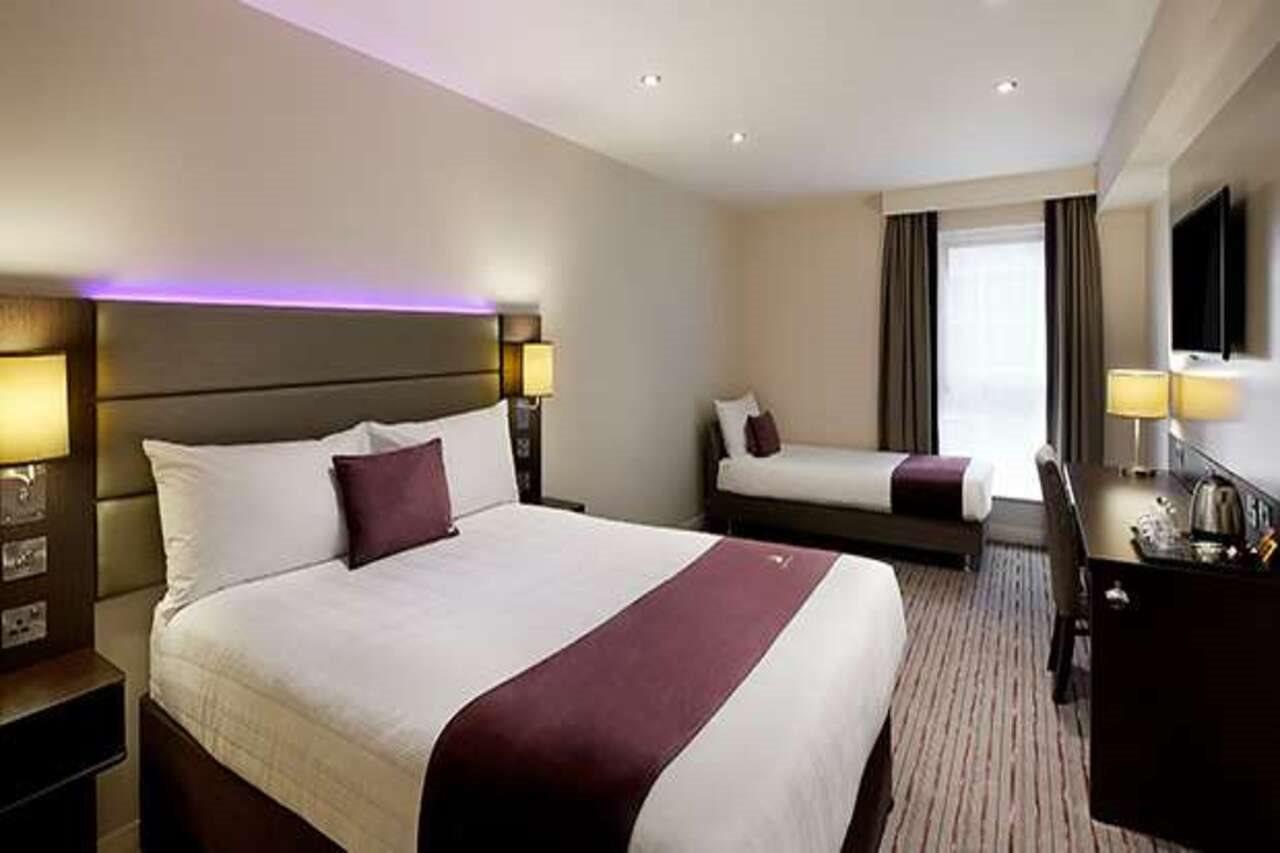 Premier Inn Manchester Airport Ringway Esterno foto
